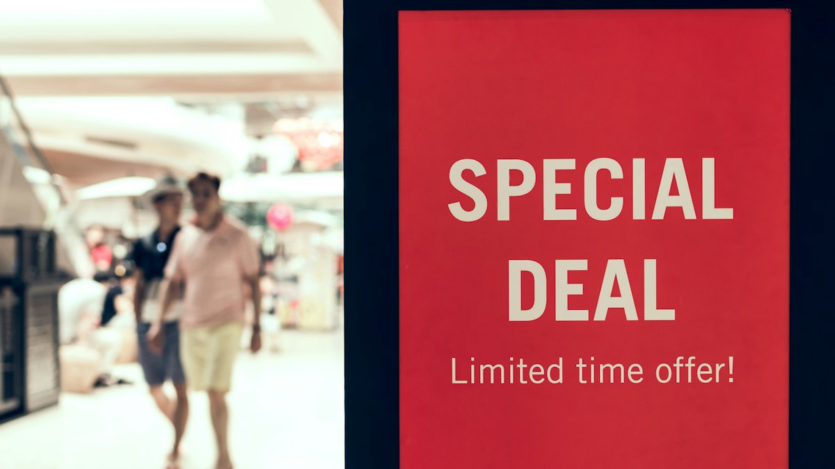 Cashback vs Coupons: Which Saves You More Money in 2026?