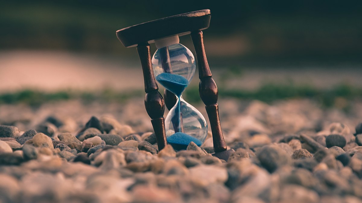 Is It Worth Waiting for a Sale? A Simple Decision Framework