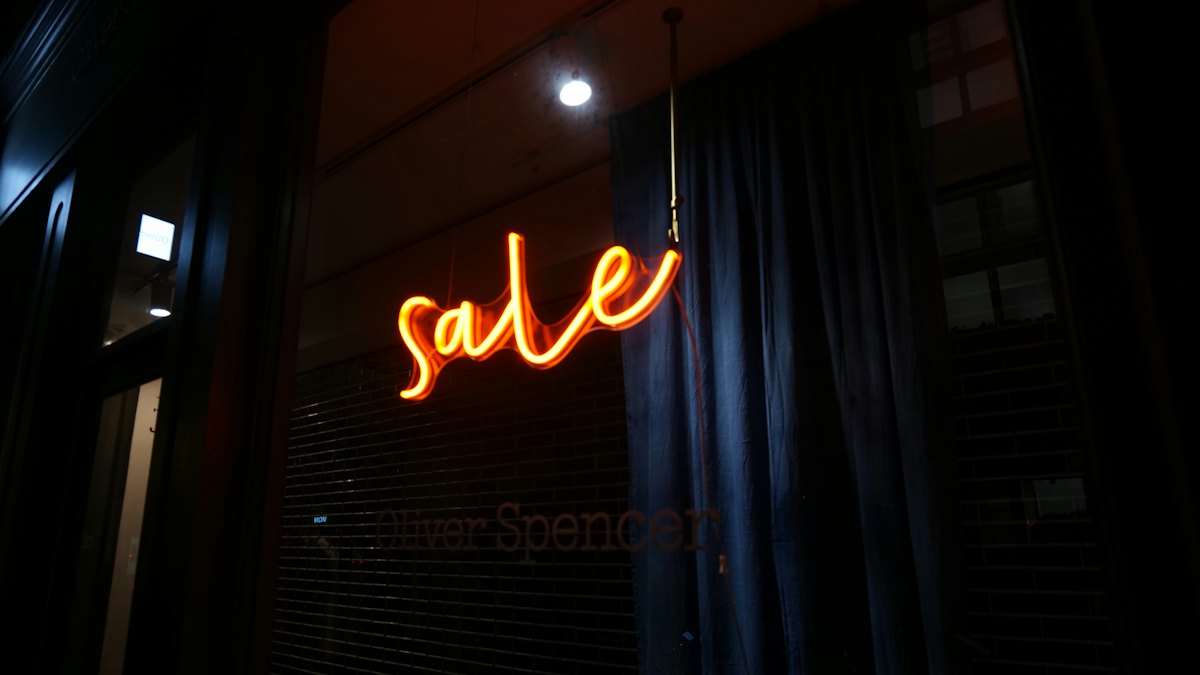 The Psychology of Sales: How to Avoid Impulse Buys