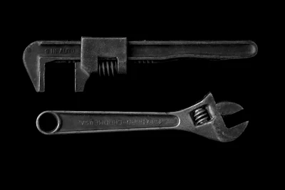 Pipe wrench and adjustable spanner